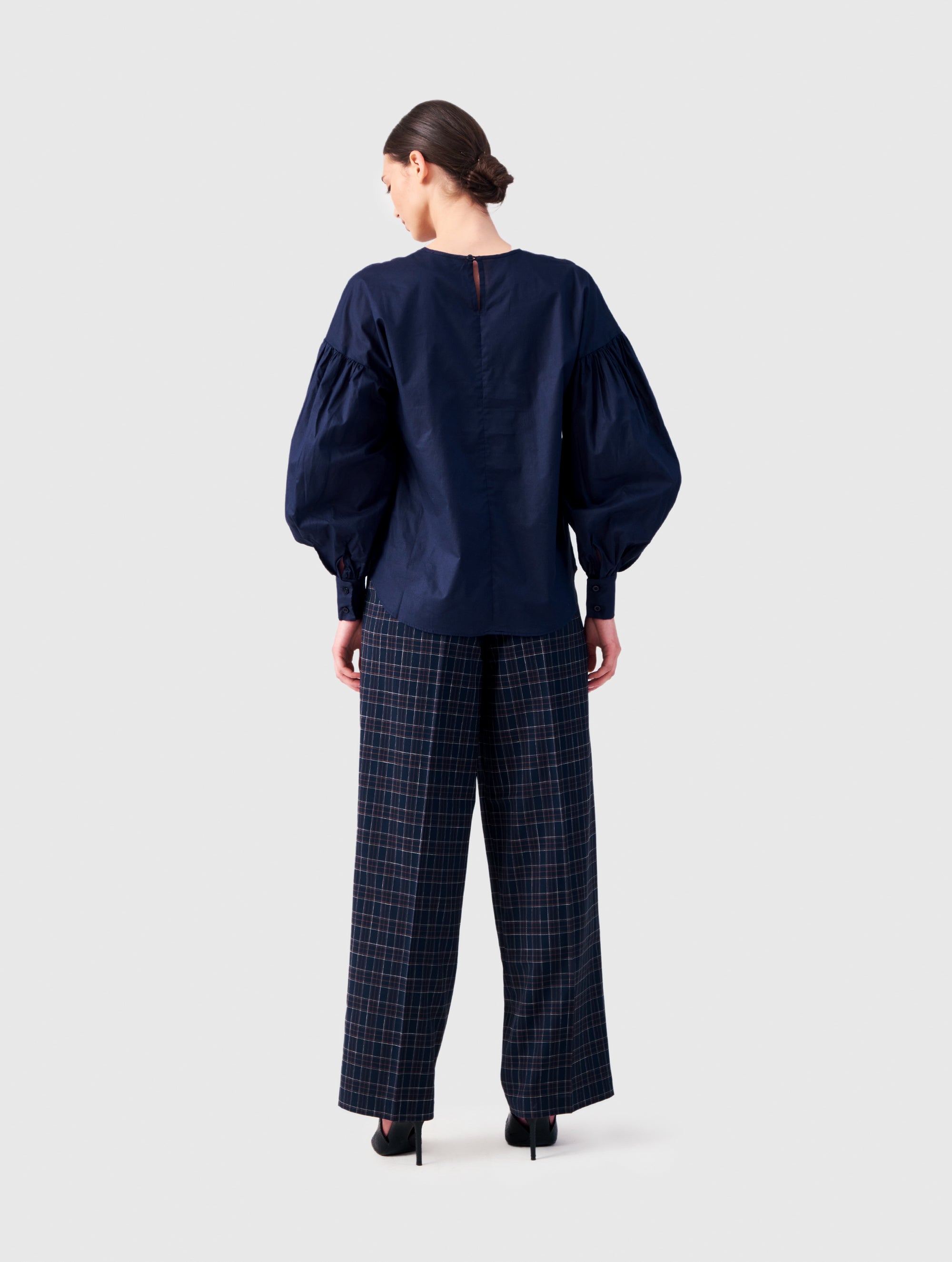 Weite Bluse aus 100% Bio-Baumwolle Hadley mit schlichtem Design von Helene Galwas.