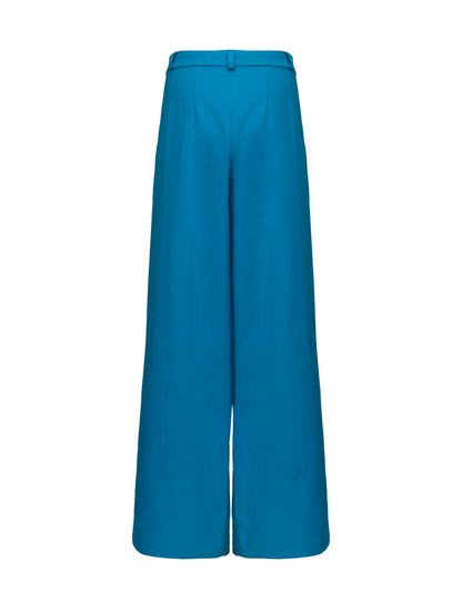 Lockersitzende Baumwollhose in Cyanblau mit weitem Bein und bequemer Passform. Der Hochbund sorgt für eine schmeichelhafte Silhouette.