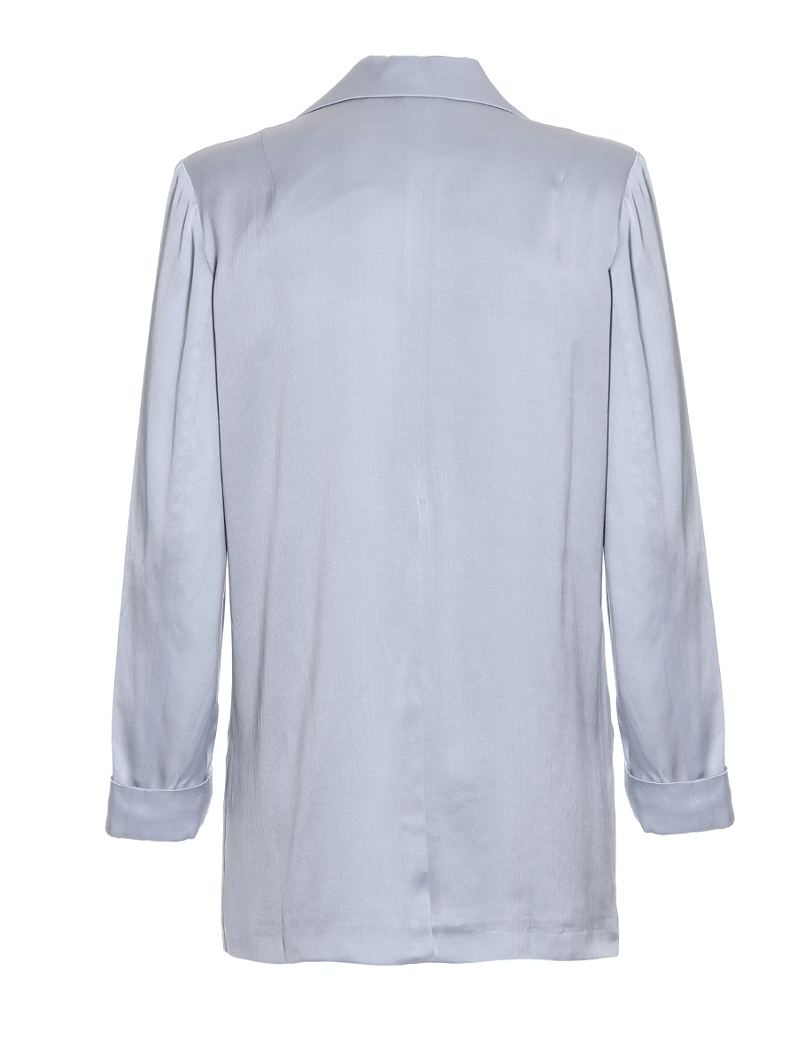 Locker geschnittener Blazer aus fließendem Cupro Stoff, aufgesetzten Taschen und hohem Schlitz am Rücken