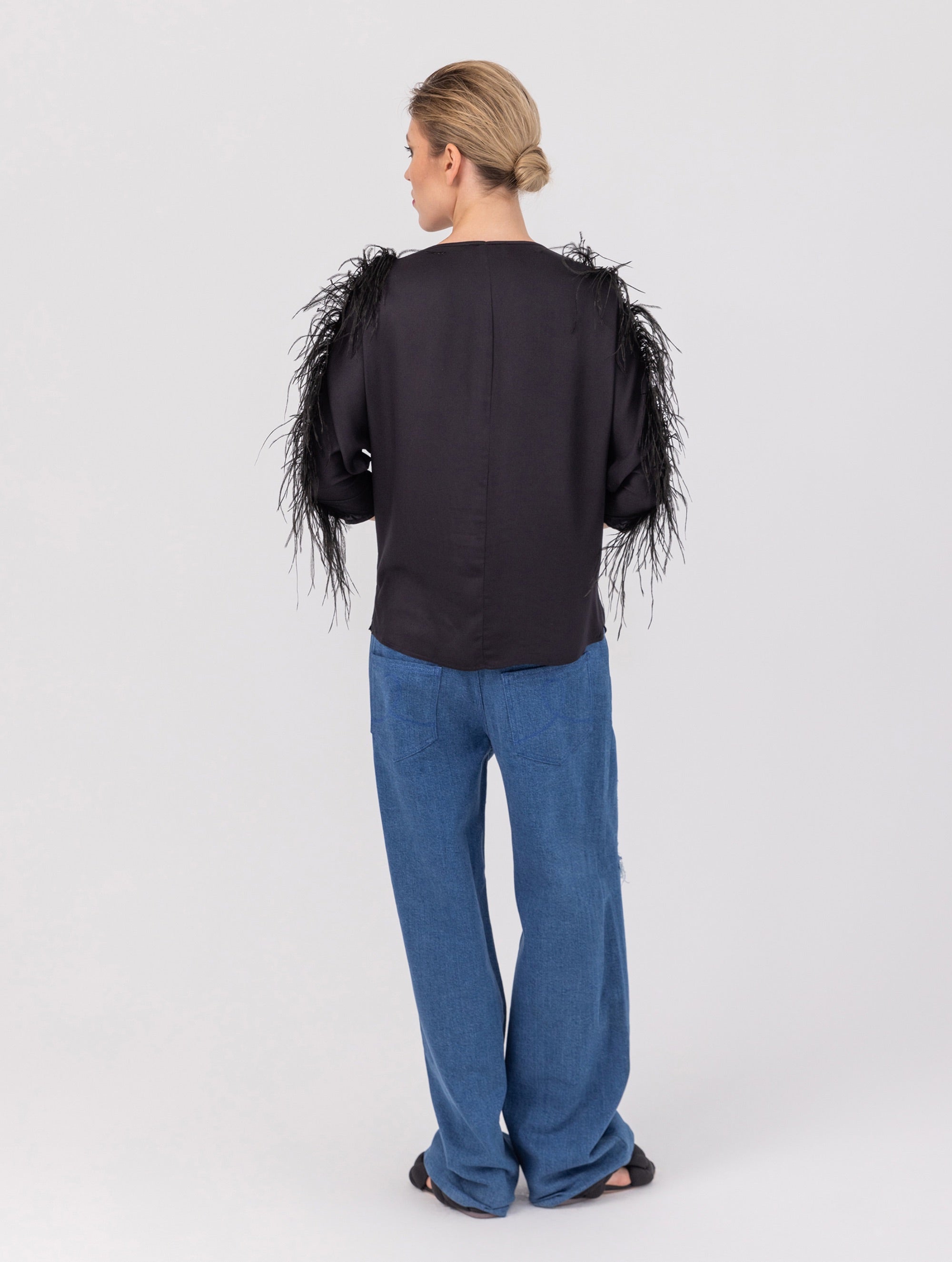 Halblang-Arm T-Shirt aus Viskose mit Federn am Arm zum an -und abknöpfen