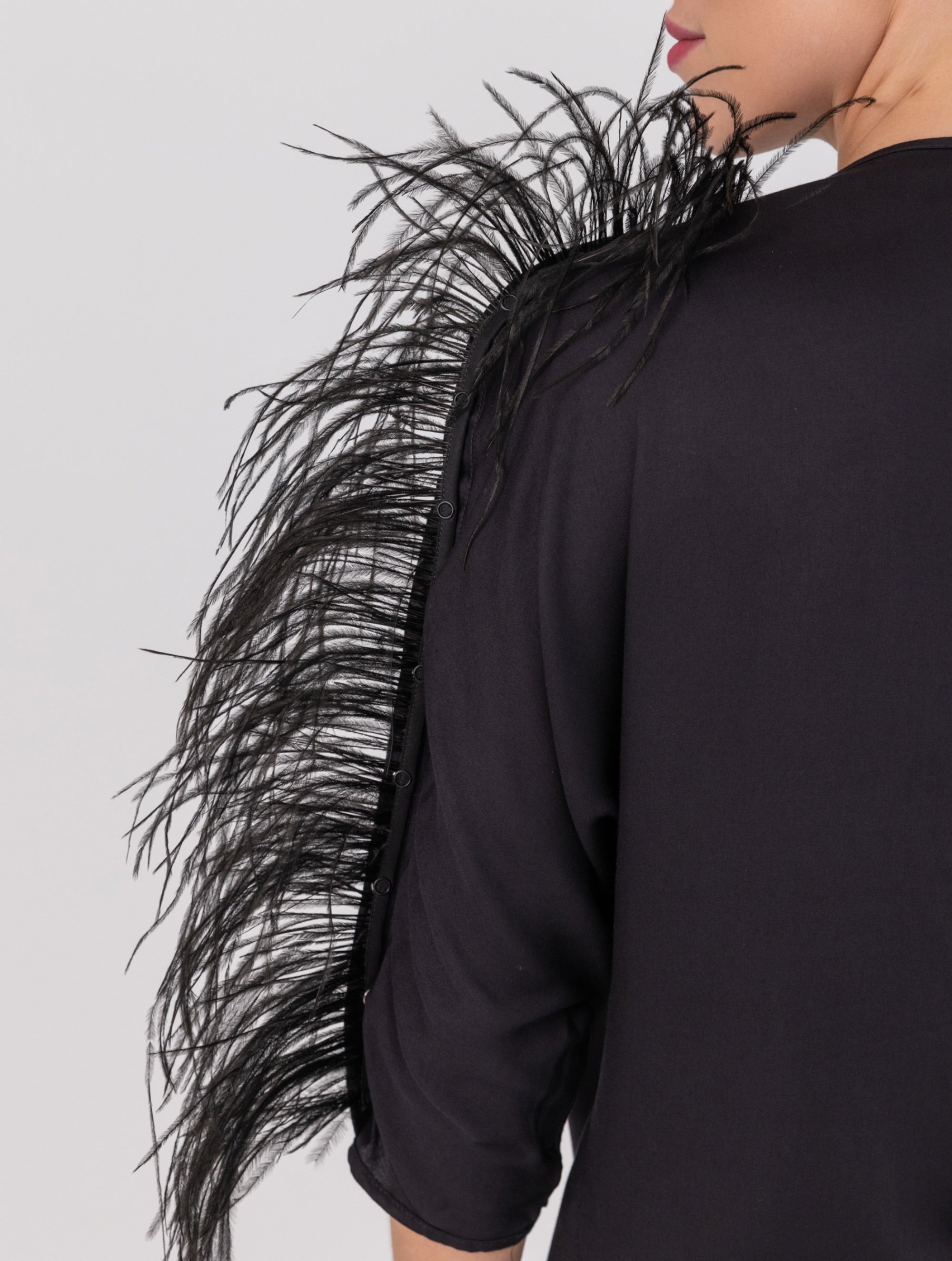 Halblang-Arm T-Shirt aus Viskose mit Federn am Arm zum an -und abknöpfen