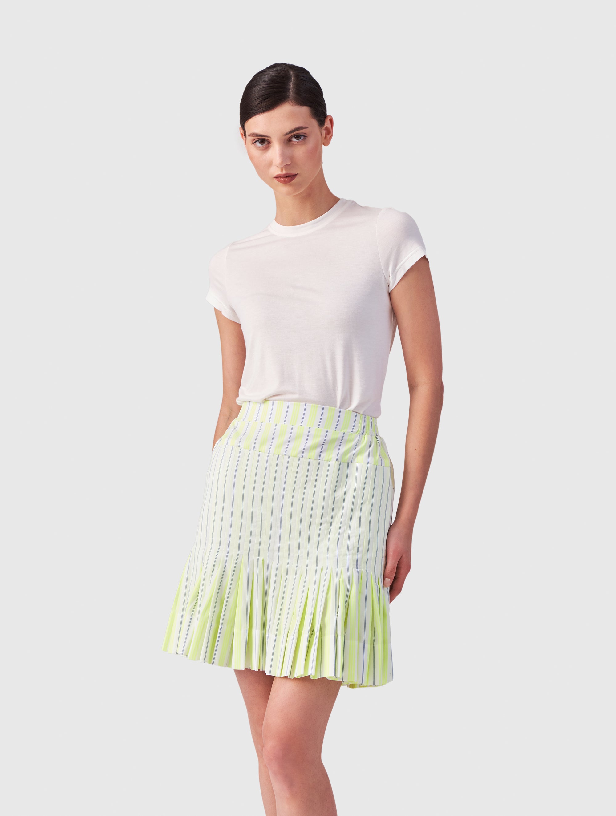 Gestreifter Minirock mit einem eleganten Gürtel aus in Falten gelegter Baumwolle besticht durch seinen vielseitig kombinierbaren Look