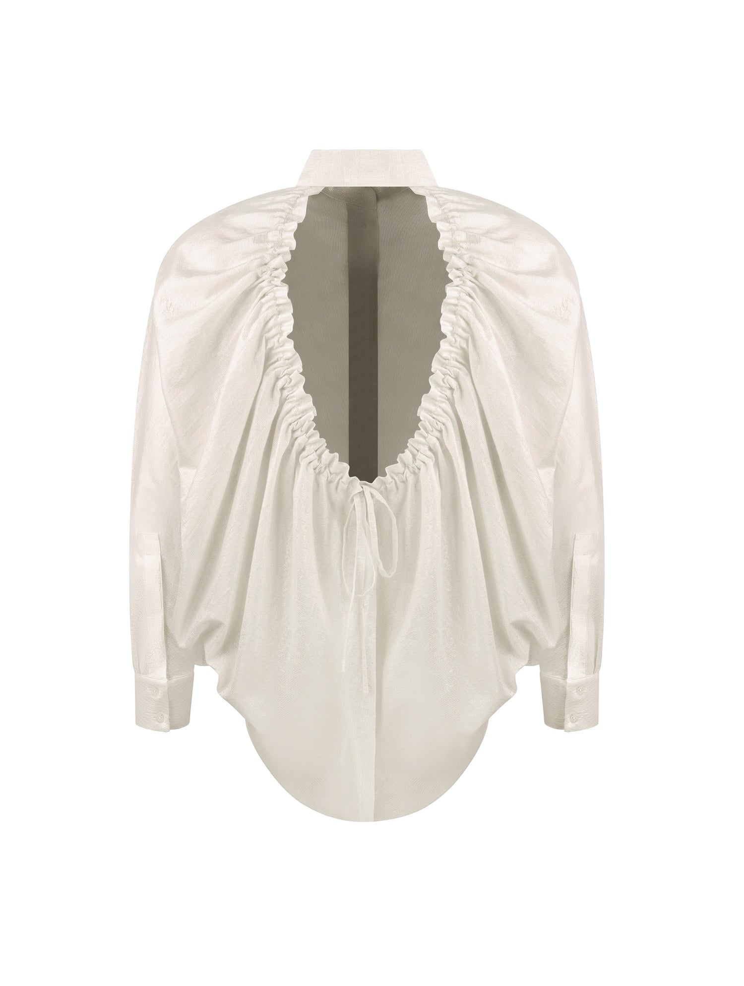 Weites Oversizebluse, sophisticated Look durch den ausgefallenen Rückenauschnitt, der sich verstellen lässt, sodass man die Tiefe des Rückenausschnitts anpassen kann, Lange Ärmel mit klassischen Hemdmanschetten und Kragen.