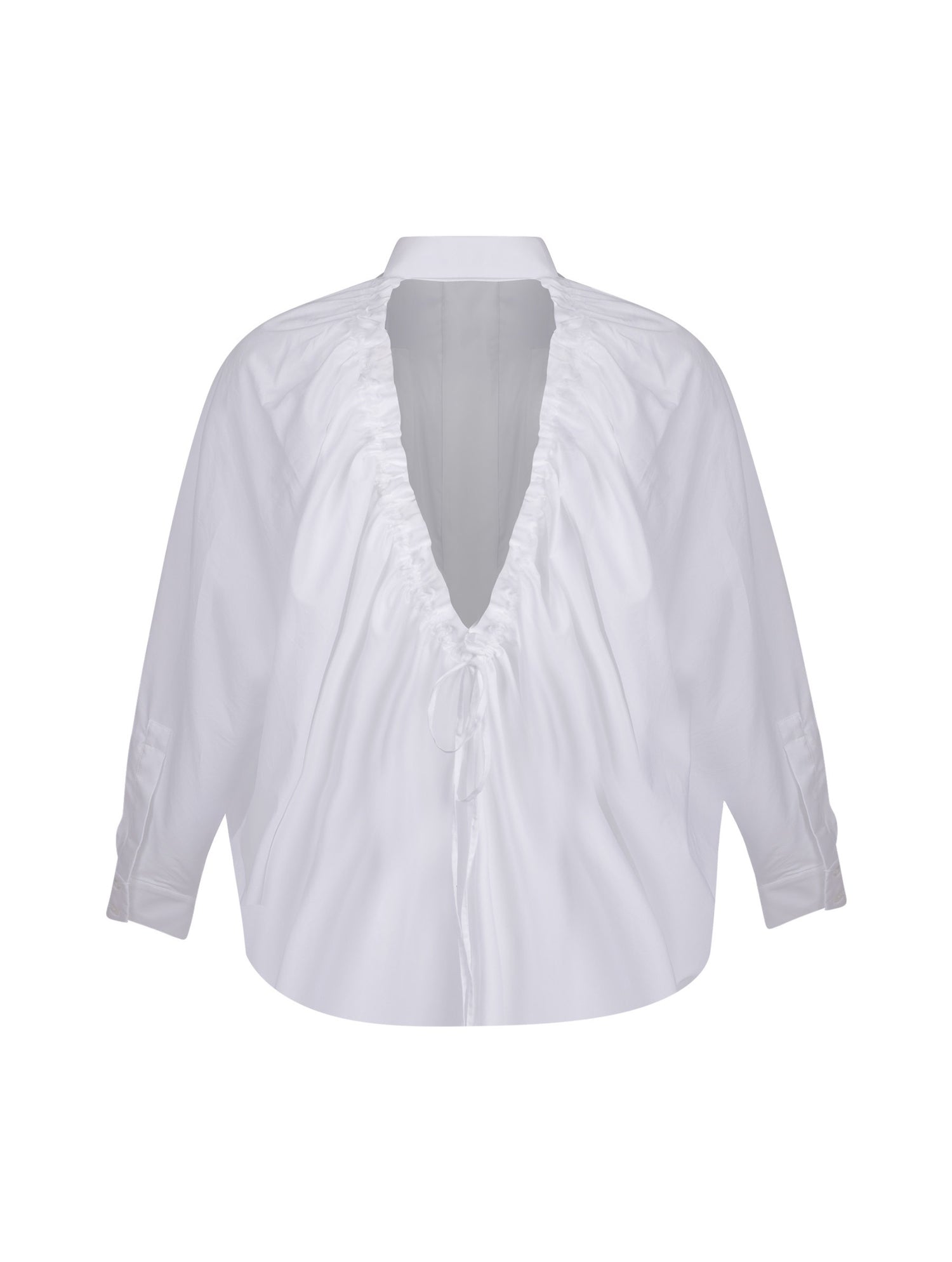 Weites Oversizebluse, sophisticated Look durch den ausgefallenen Rückenauschnitt, der sich verstellen lässt, sodass man die Tiefe des Rückenausschnitts anpassen kann, Lange Ärmel mit klassischen Hemdmanschetten und Kragen.