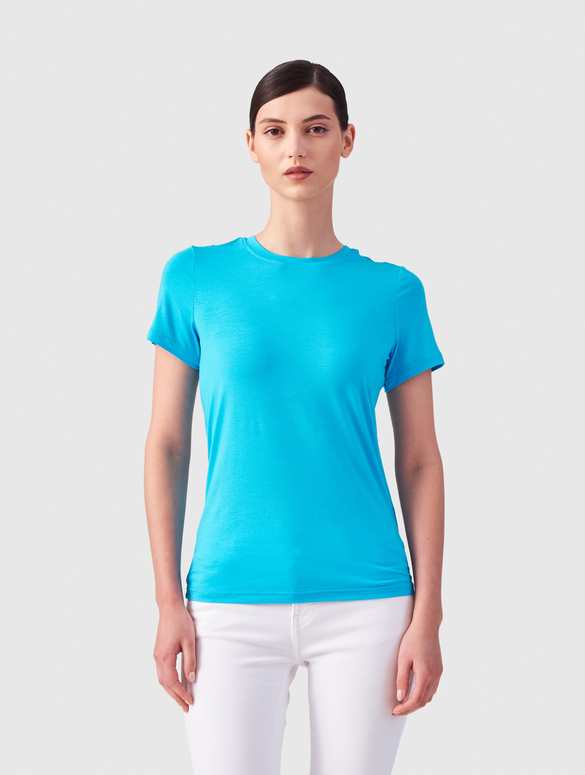 Klassisches T-Shirt mit Rundhalsausschnitt aus hochwertigem, atmungsaktiven Premium Jersey