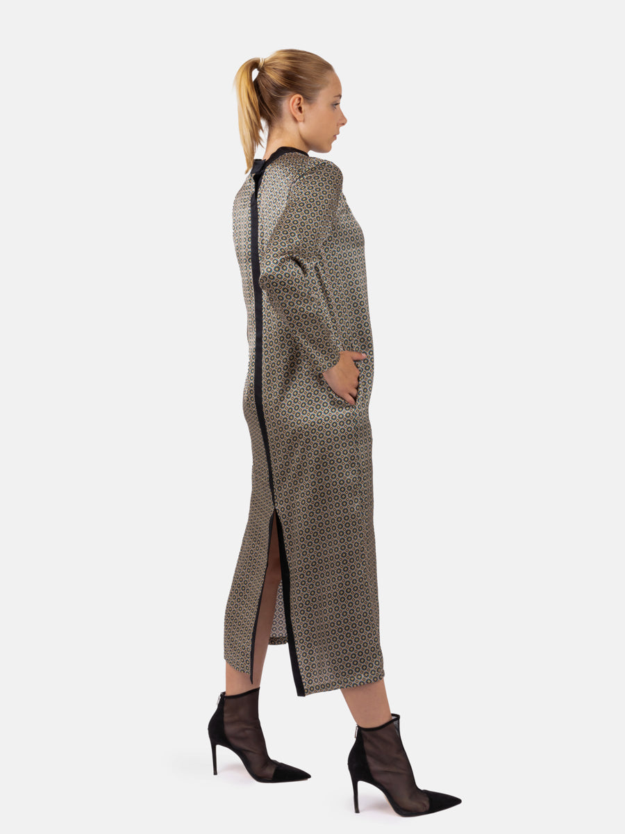 Lang geschnittenes Seidenkleid Hope aus 100% italienischer Seide mit exklusivem Print von Helene Galwas
