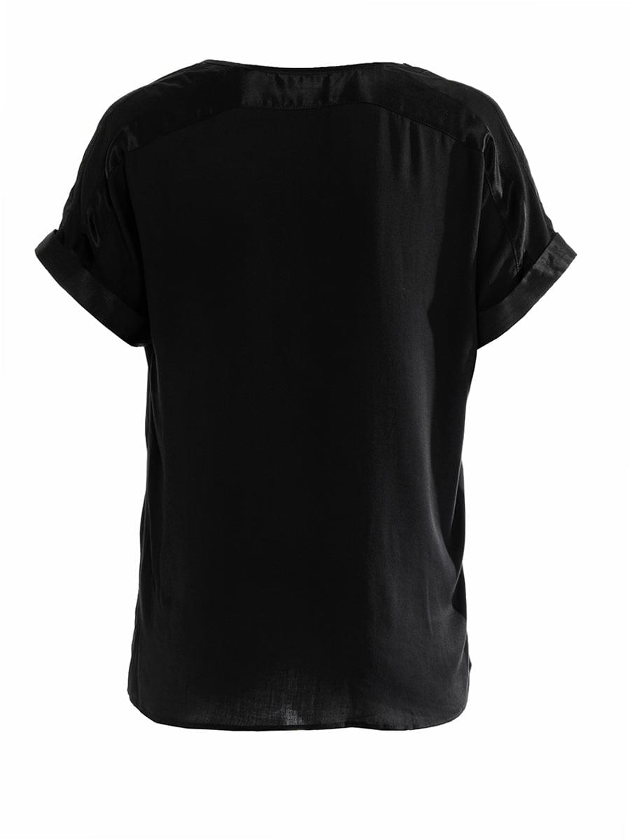 T-Shirt aus Seide mit Details aus 100% Viskose, weiten Ärmeln und geschmackvollen Details an den Schultern