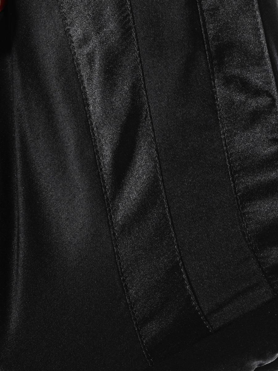 T-Shirt aus Seide mit Details aus 100% Viskose, weiten Ärmeln und geschmackvollen Details an den Schultern