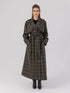 Karierter Maxi-Trenchcoat mit Gürtel und angesetzten Ärmeln mit Ärmelgürteln, sowie Schulterklappen.