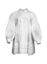 Hemdbluse aus Premium Baumwolle, aufgesetzte Taschen, Ballonärmel und von Hand gelegte Biesen