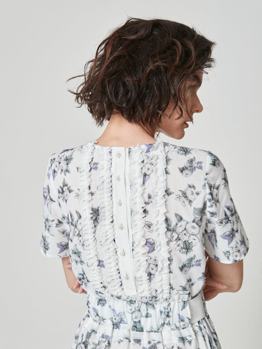 Blüten print kurzarm Maxikleid. Flowered print shortsleeve Maxidress