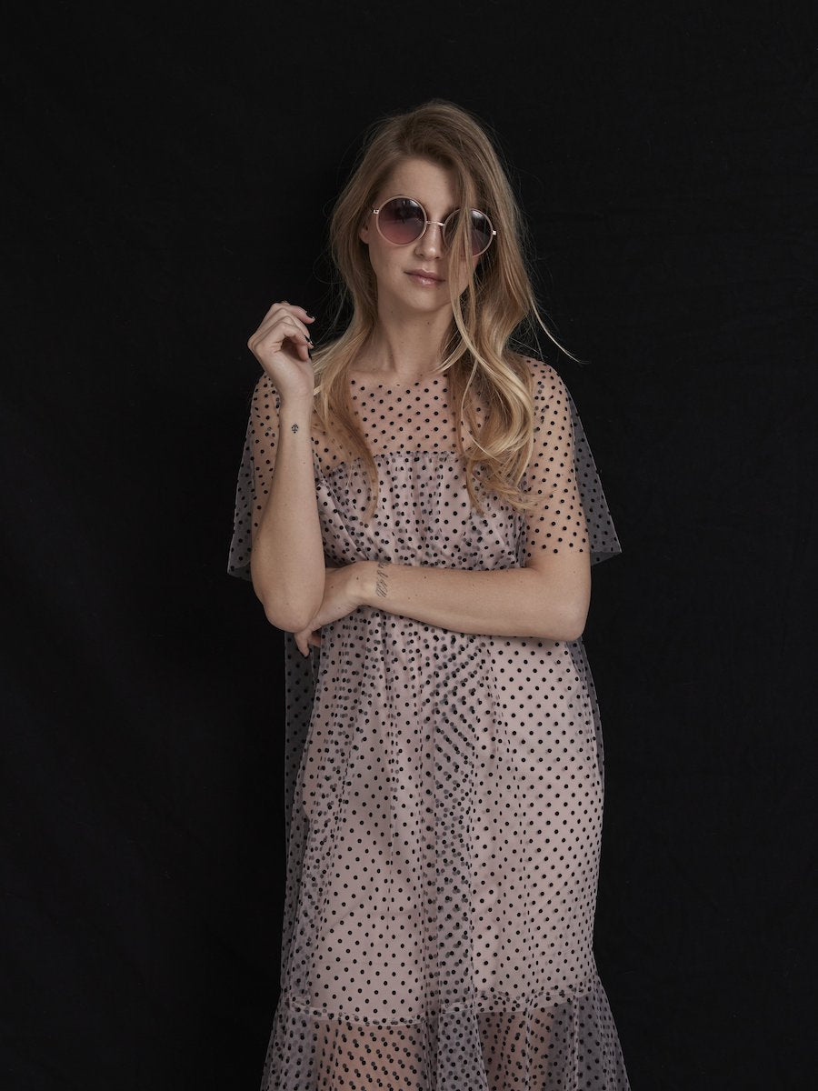 Maxikleid aus Tüll mit Samt Pünktchen, ungesäumten Kanten und blickdichtem Unterkleid