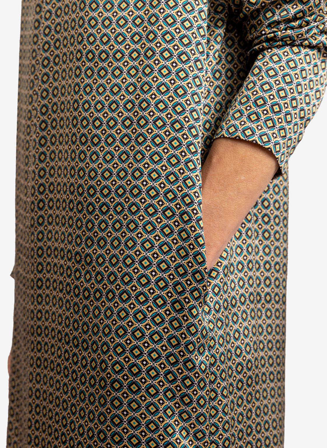Lang geschnittenes Seidenkleid Hope aus 100% italienischer Seide mit exklusivem Print von Helene Galwas
