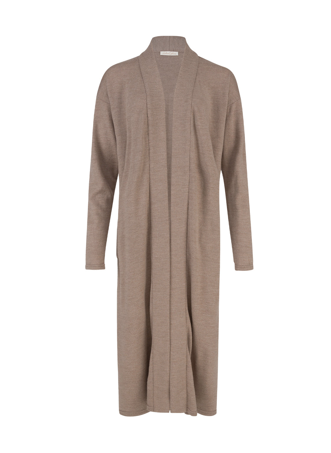 Bodenlanger Strickmantel aus 100% Wolle mit einem schmeichelhaften Schalkragen und praktischen seitlichen Taschen