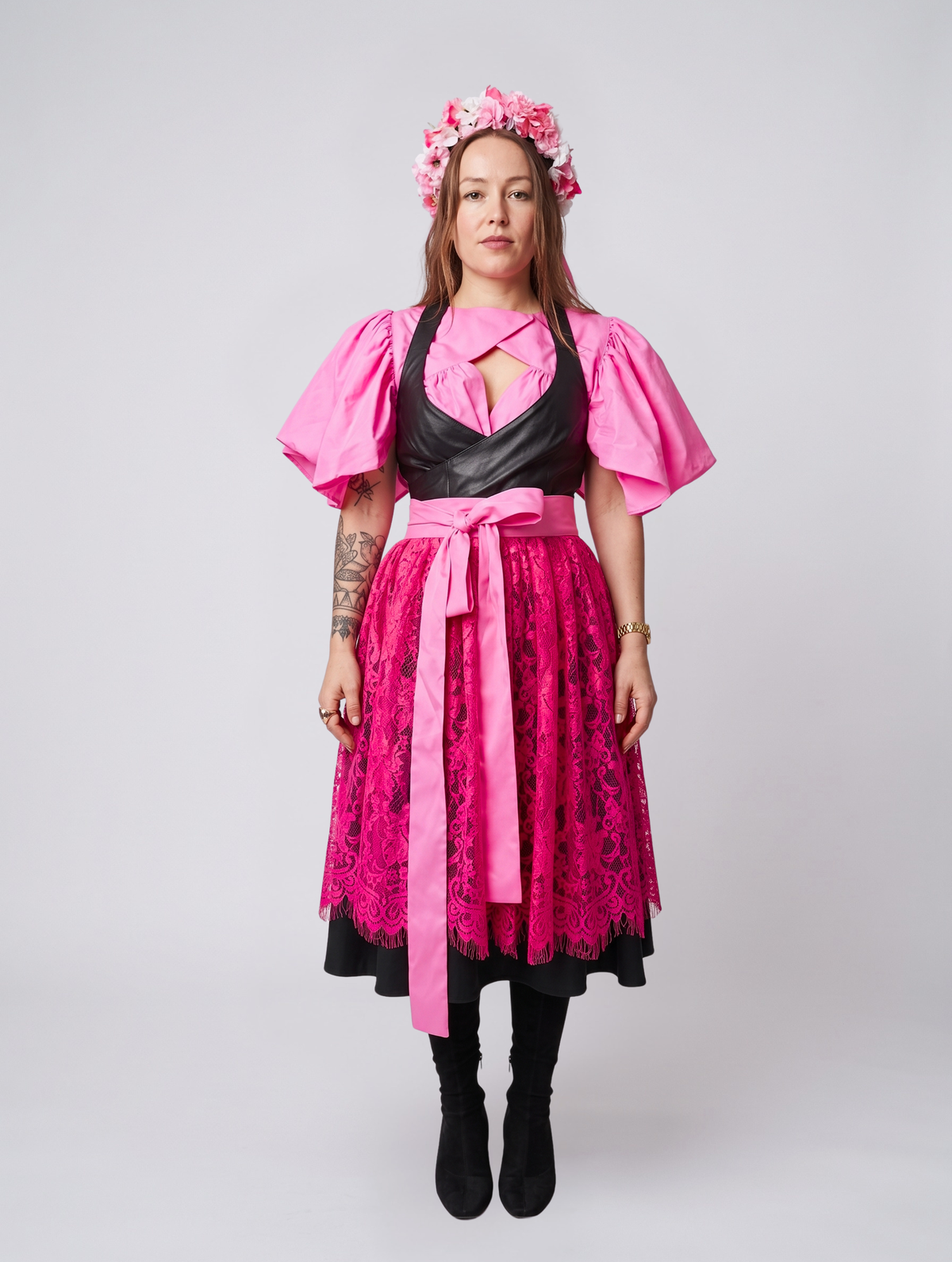 PINK NOIR &amp; LACE – The GALWAs Wiesn Edit