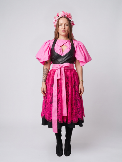 PINK NOIR &amp; LACE – The GALWAs Wiesn Edit