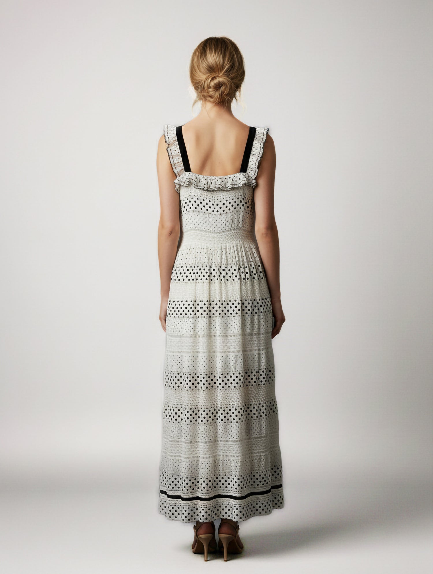 Esme-Red Carpet-Weißes Kleid mit schwarzen Punkten