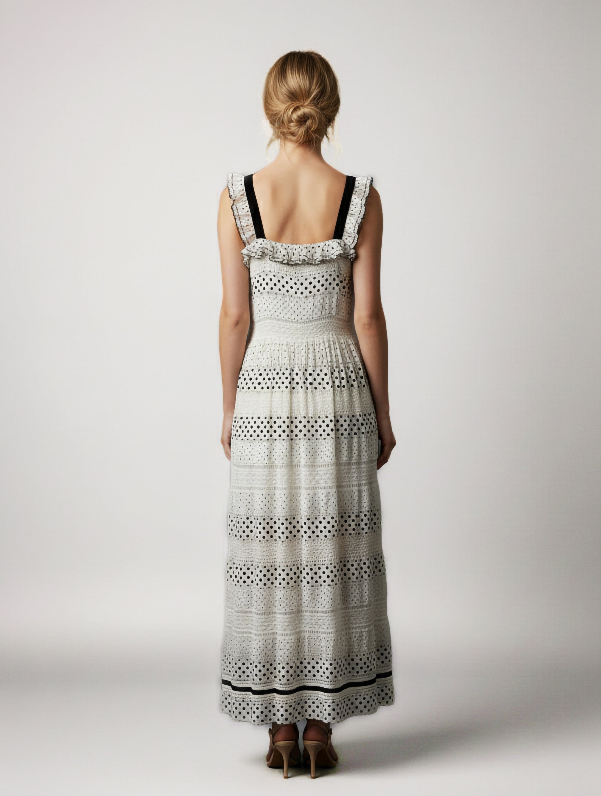 Esme-Red Carpet-Weißes Kleid mit schwarzen Punkten