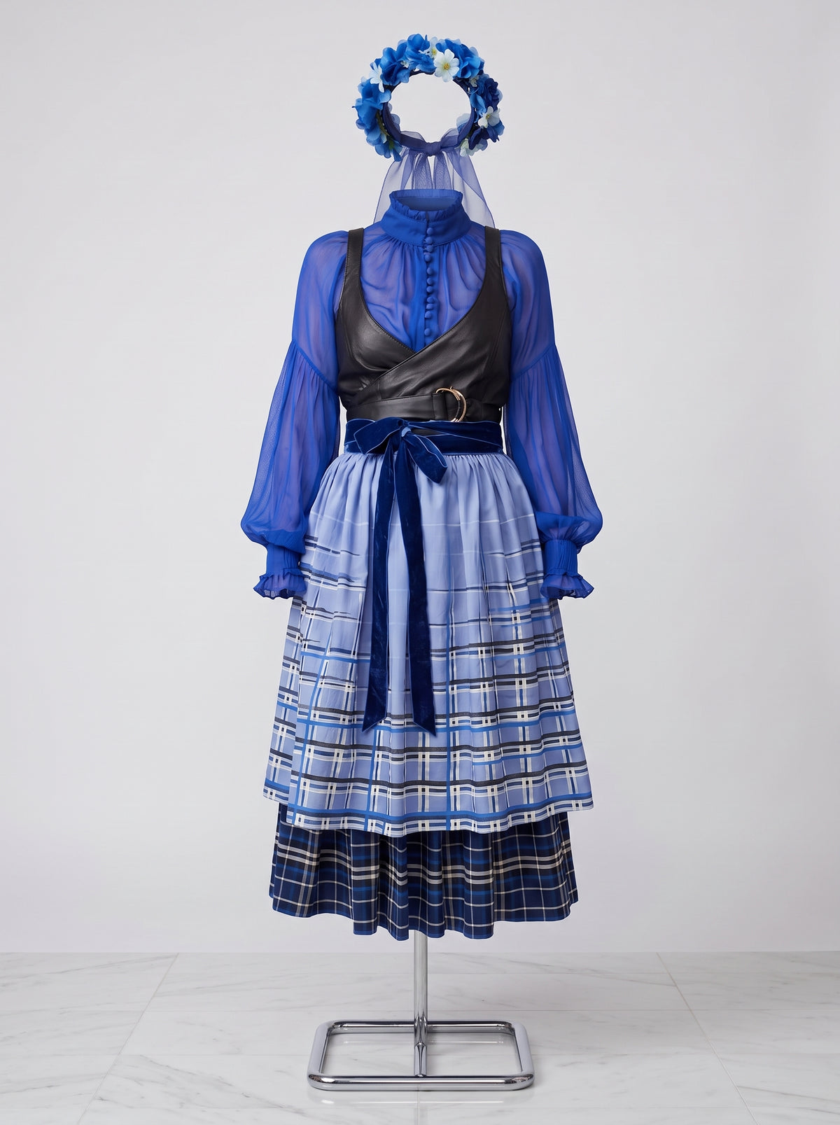 BLUE ROYAL – The GALWAs Wiesn Edit