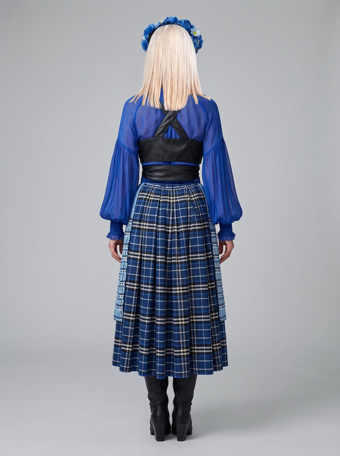 BLUE ROYAL – The GALWAs Wiesn Edit