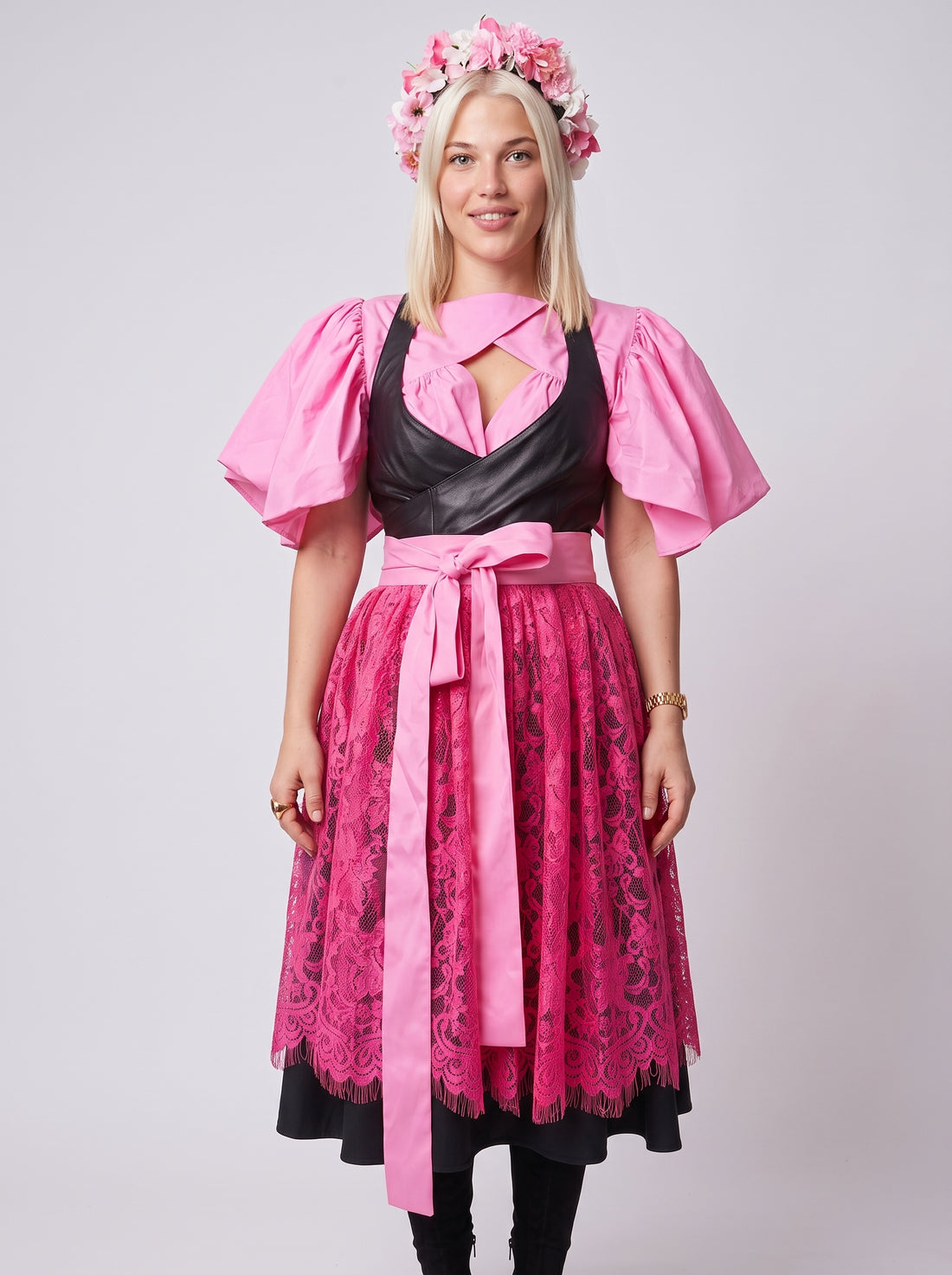 PINK NOIR &amp; LACE – The GALWAs Wiesn Edit