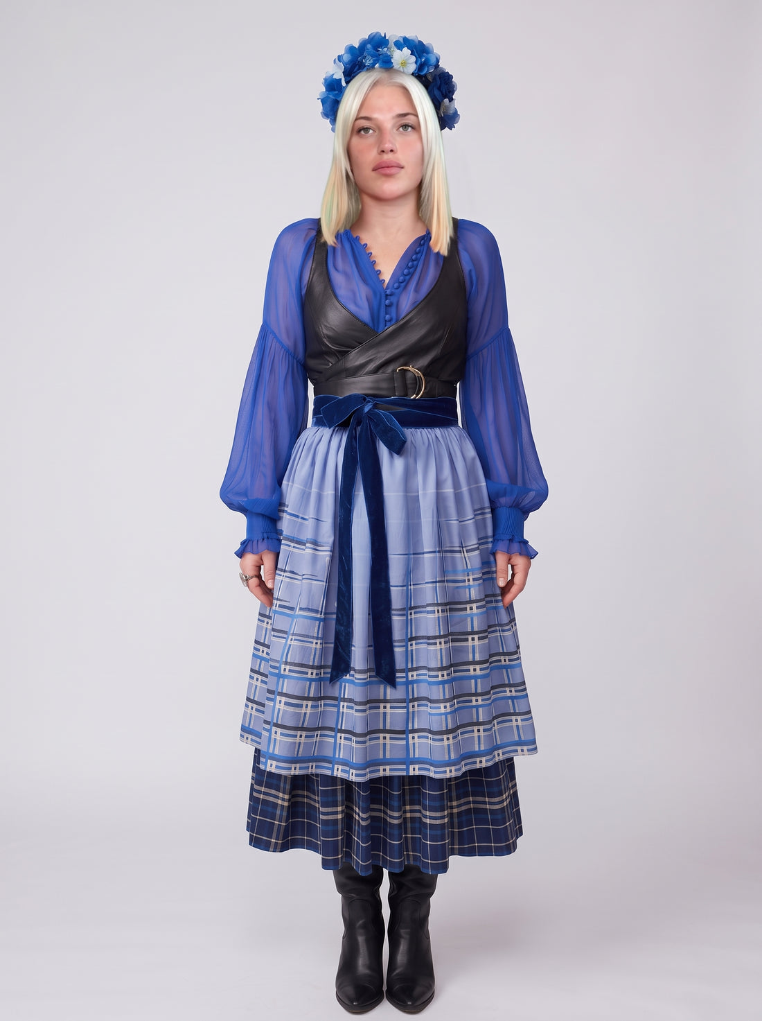 BLUE ROYAL – The GALWAs Wiesn Edit