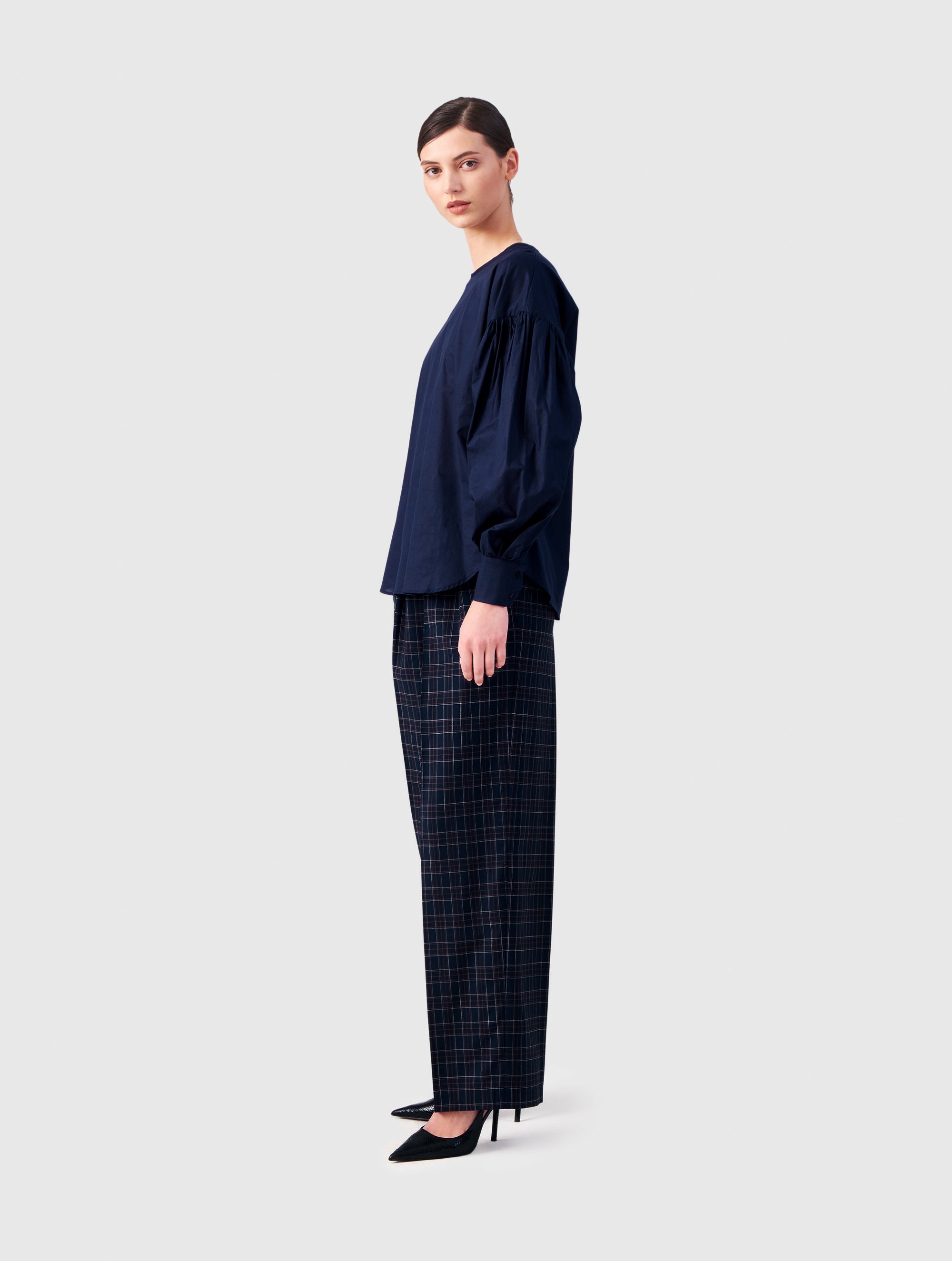 Weite Bluse aus 100% Bio-Baumwolle Hadley mit schlichtem Design von Helene Galwas.