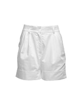 Locker geschnittene Shorts aus Premium Baumwolle und Eingriffstaschen an den Seiten