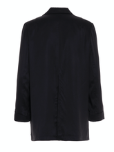 Locker geschnittener Blazer aus fließendem Tencel, aufgesetzten Taschen und einem hohen Schlitz am Rücken