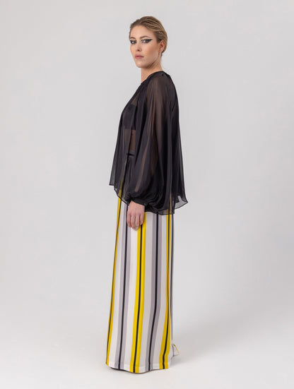Weite Bluse mit Rundhalsausschnitt, Falten auf der Vorder- und Rückseite und Raglan-Dichterärmeln.    Dieses Modell ist Teil unserer REBORN-Kollektion und steht für unsere &quot;Zero-Waste-Politik&quot;.  