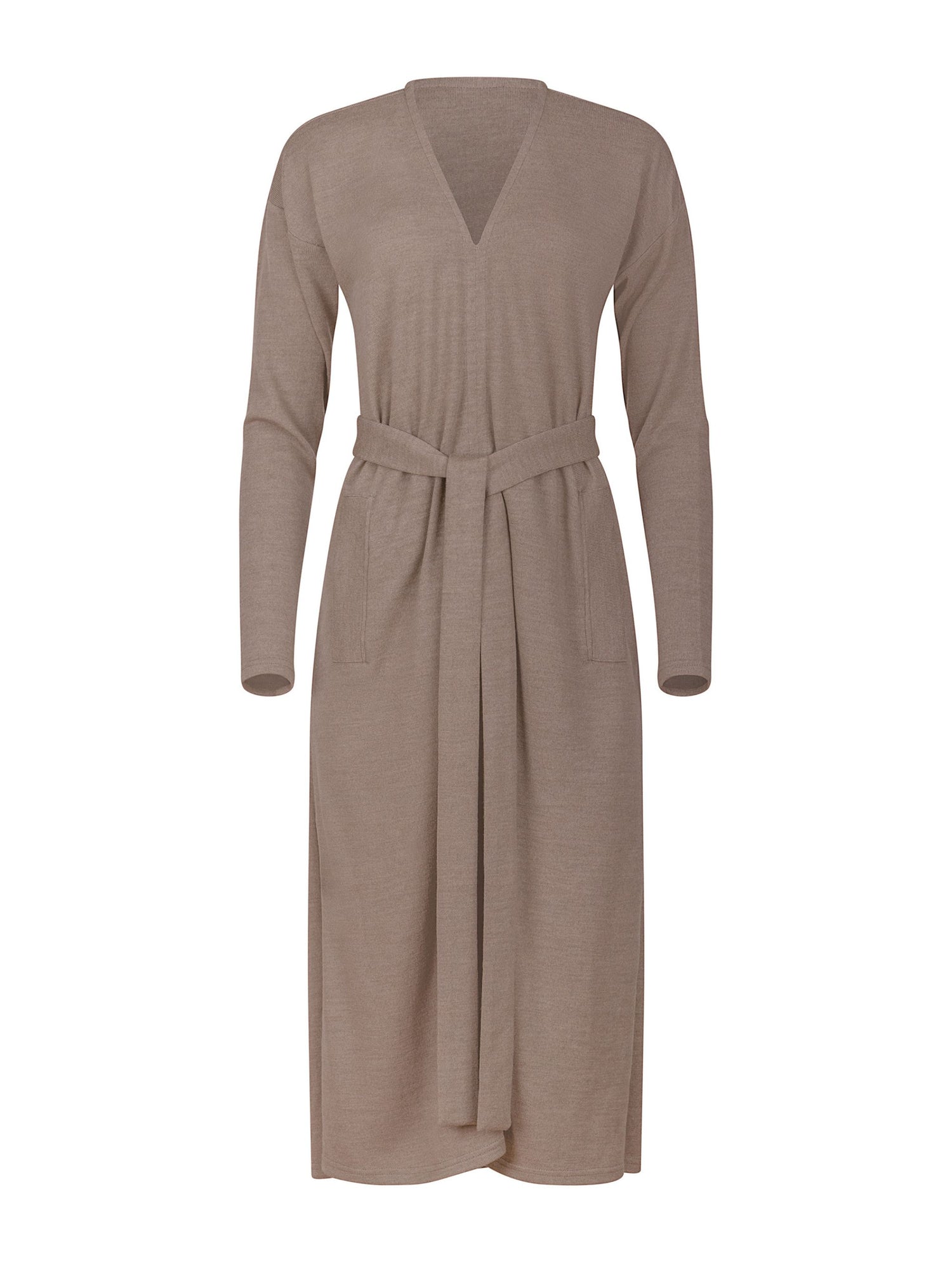 Locker geschnittenes langes Kleid mit V-Ausschnitt, langen Seitenschlitzen und Gürtel. Dieses Modell ist Teil unserer REBORN-Kollektion und steht für unsere &quot;Zero-Waste-Politik&quot;.