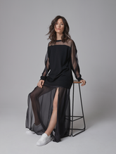 Bodenlanger Rock aus zarter Chiffonseide, seitlichen Schlitzen und einem verdeckten Reißverschluss