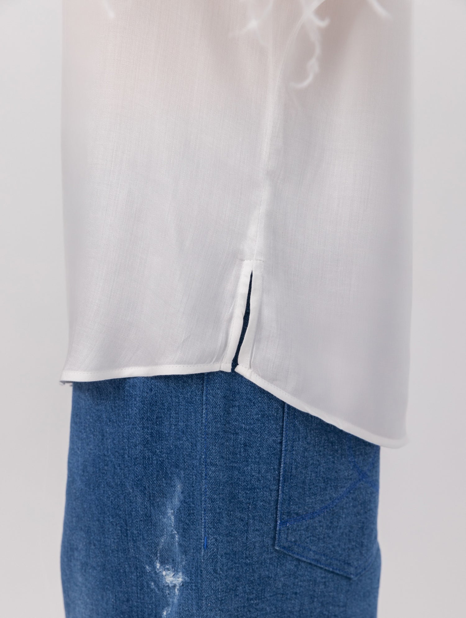 Halblang-Arm T-Shirt aus Viskose mit Federn am Arm zum an -und abknöpfen