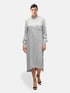 Midi Hemdkleid aus Viskose mit Stehkragen, versteckter Knopfleiste und einem seitlichen Schlitz.