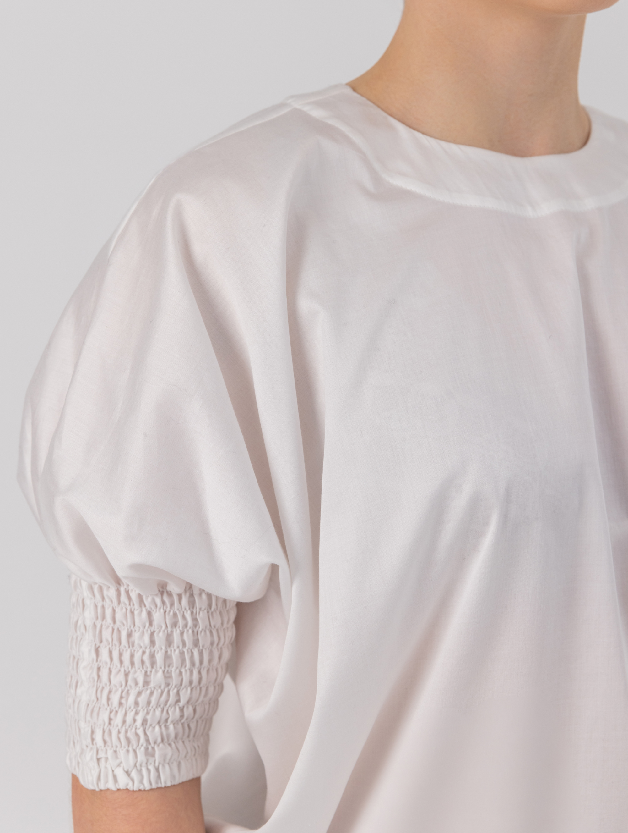 Ildiko - Short-sleeved cotton blouse