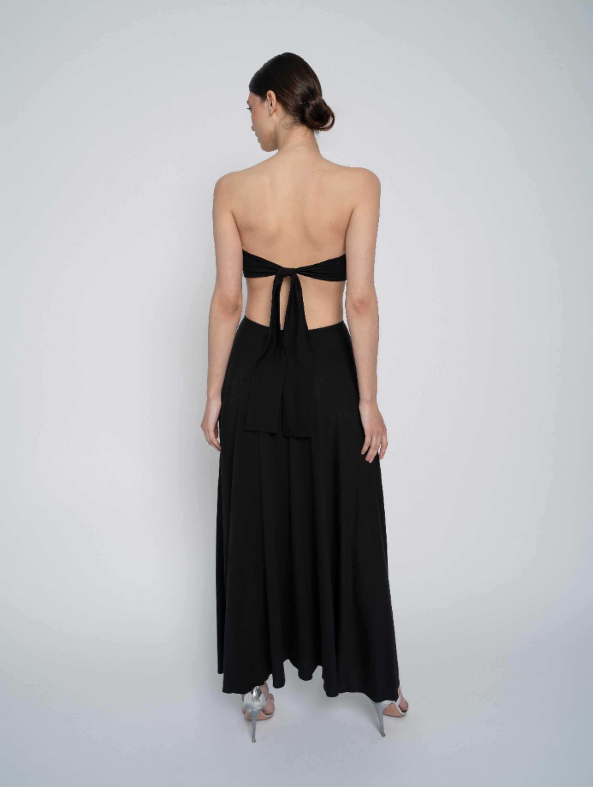 Maxi Bandeau-Kleid mit Cut-Outs und zum Binden am Rücken mit Schlitzen
