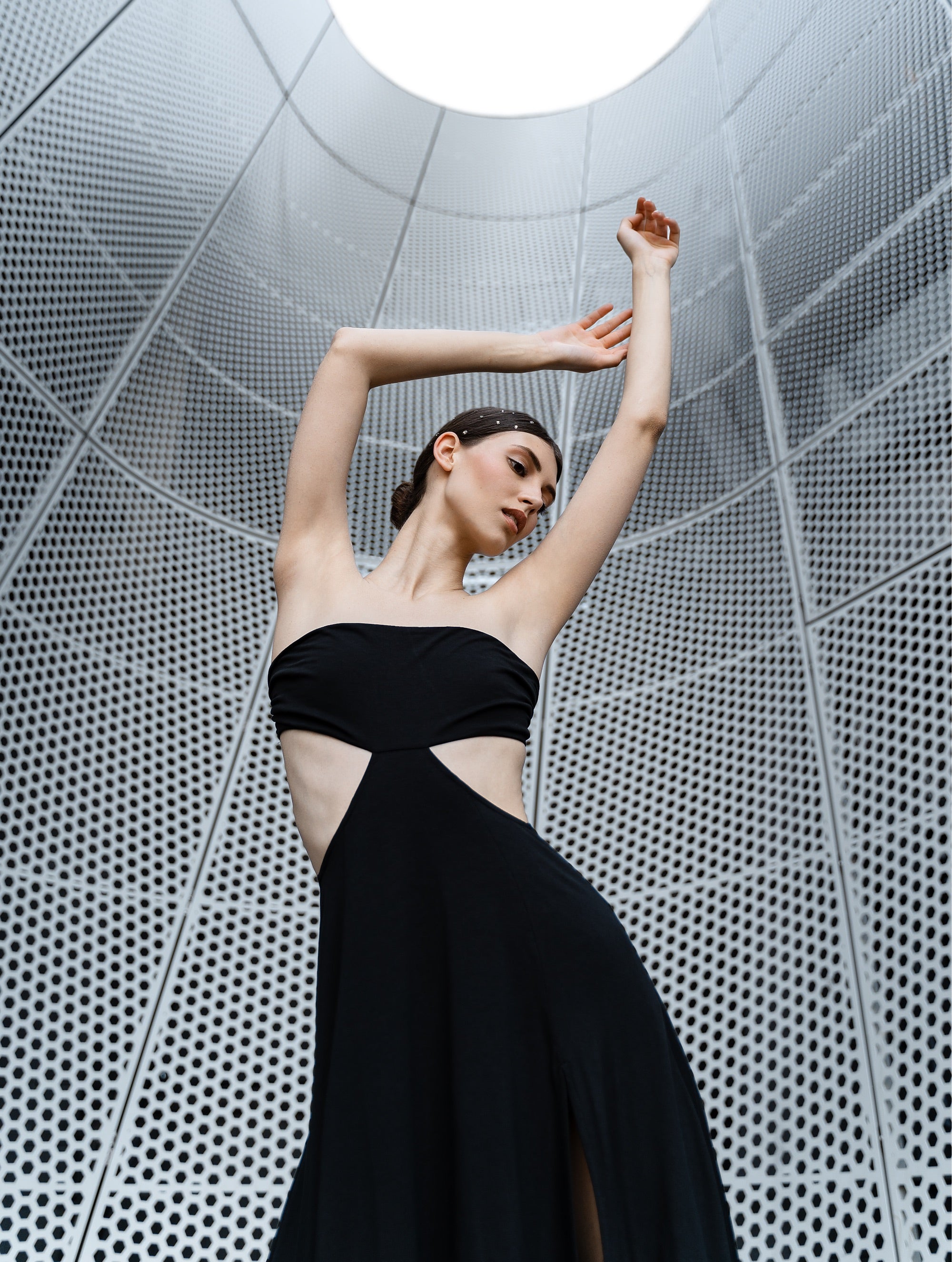 Maxi Bandeau-Kleid mit Cut-Outs und zum Binden am Rücken mit Schlitzen