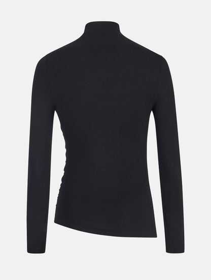 Figurbetontes Longsleeve mit Hochkragen aus ultraweichen Light-Jersey und Raffung am Hals, sowie der gegenüberliegenden Seite auf Höhe der Taille.