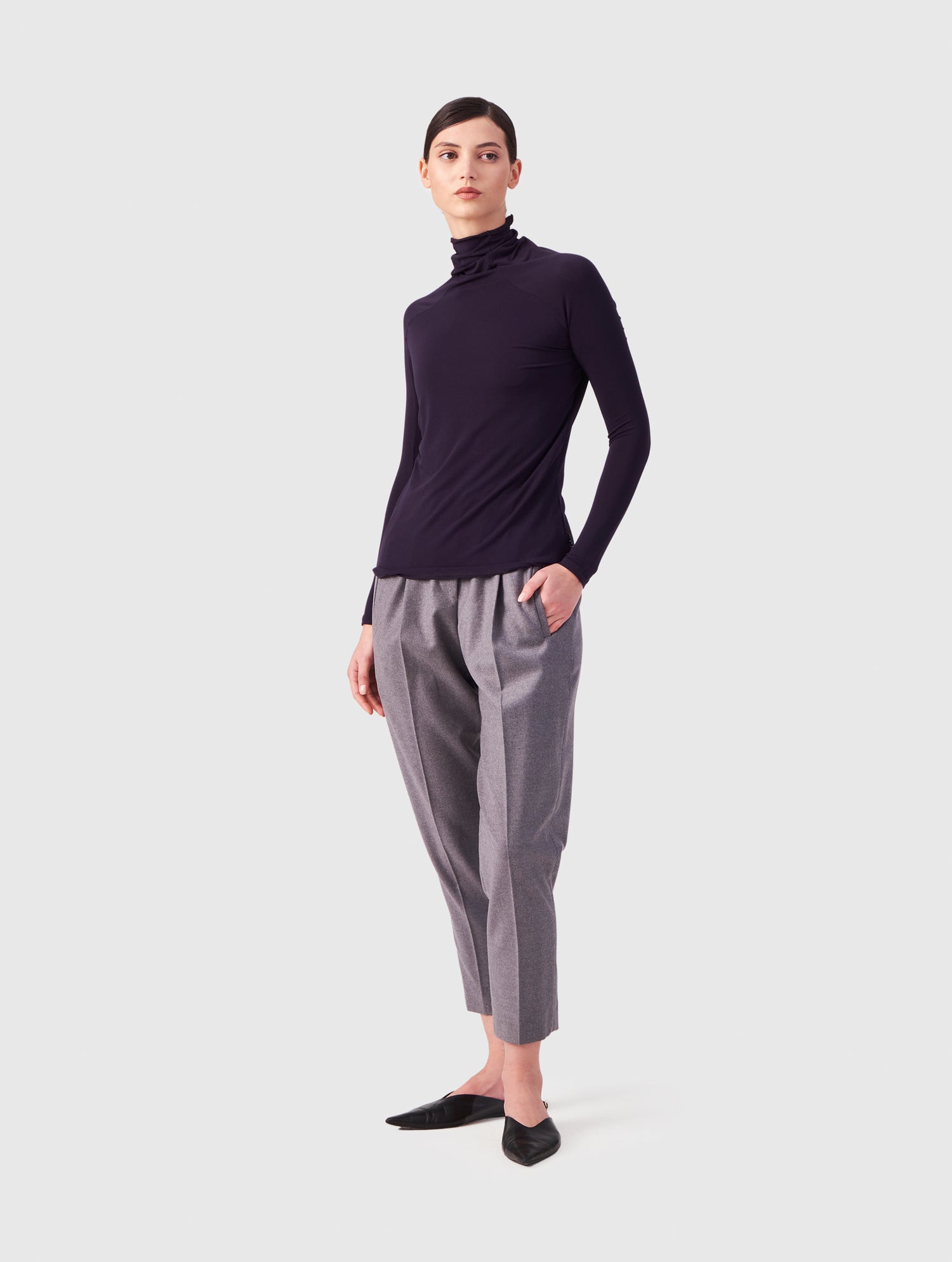 Blaues figurbetontes superweiches Longsleeve mit hohem Rollkragen aus Modal von Helene Galwas