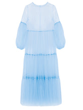 Hellblaues Maxikleid aus Tüll mit weitem Rock und Puffärmeln
