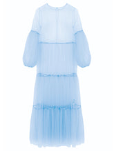 Hellblaues Maxikleid aus Tüll mit weitem Rock und Puffärmeln