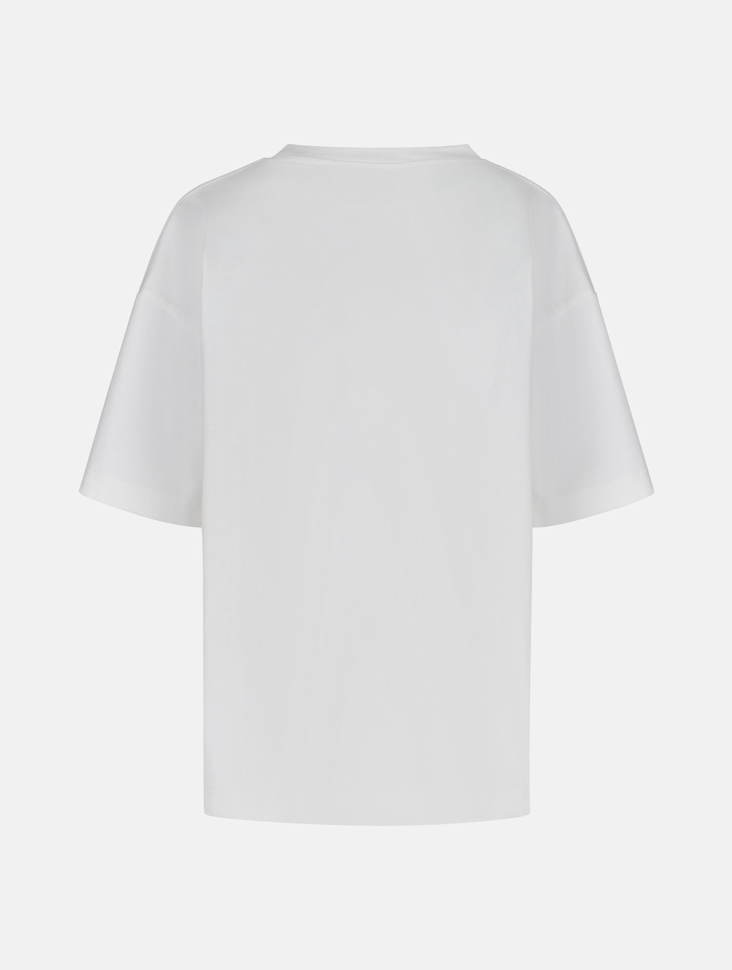 Grade geschnittenes Oversize T-Shirt aus Heavy Jersey mit Totenkopf-Stickerei Applikation. 