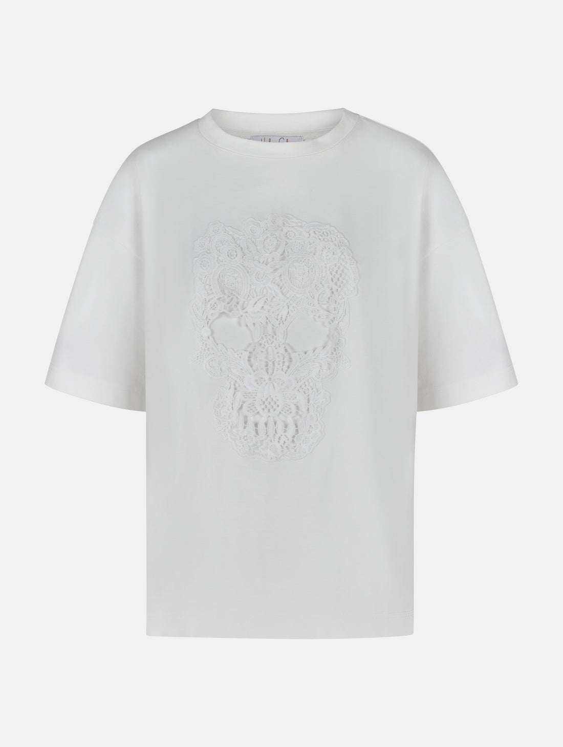 Grade geschnittenes Oversize T-Shirt aus Heavy Jersey mit Totenkopf-Stickerei Applikation.