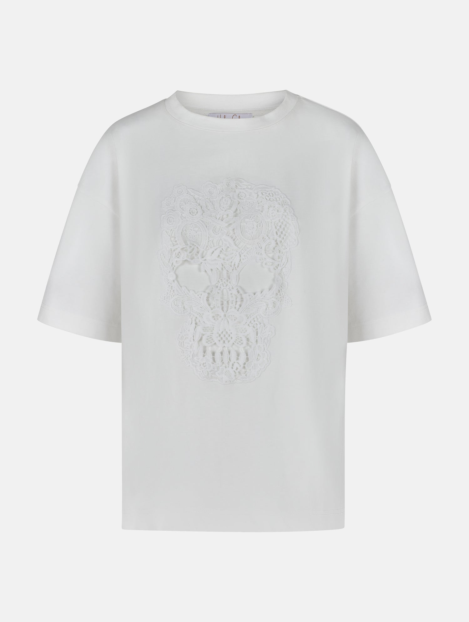 Grade geschnittenes Oversize T-Shirt aus Heavy Jersey mit Totenkopf-Stickerei Applikation. 