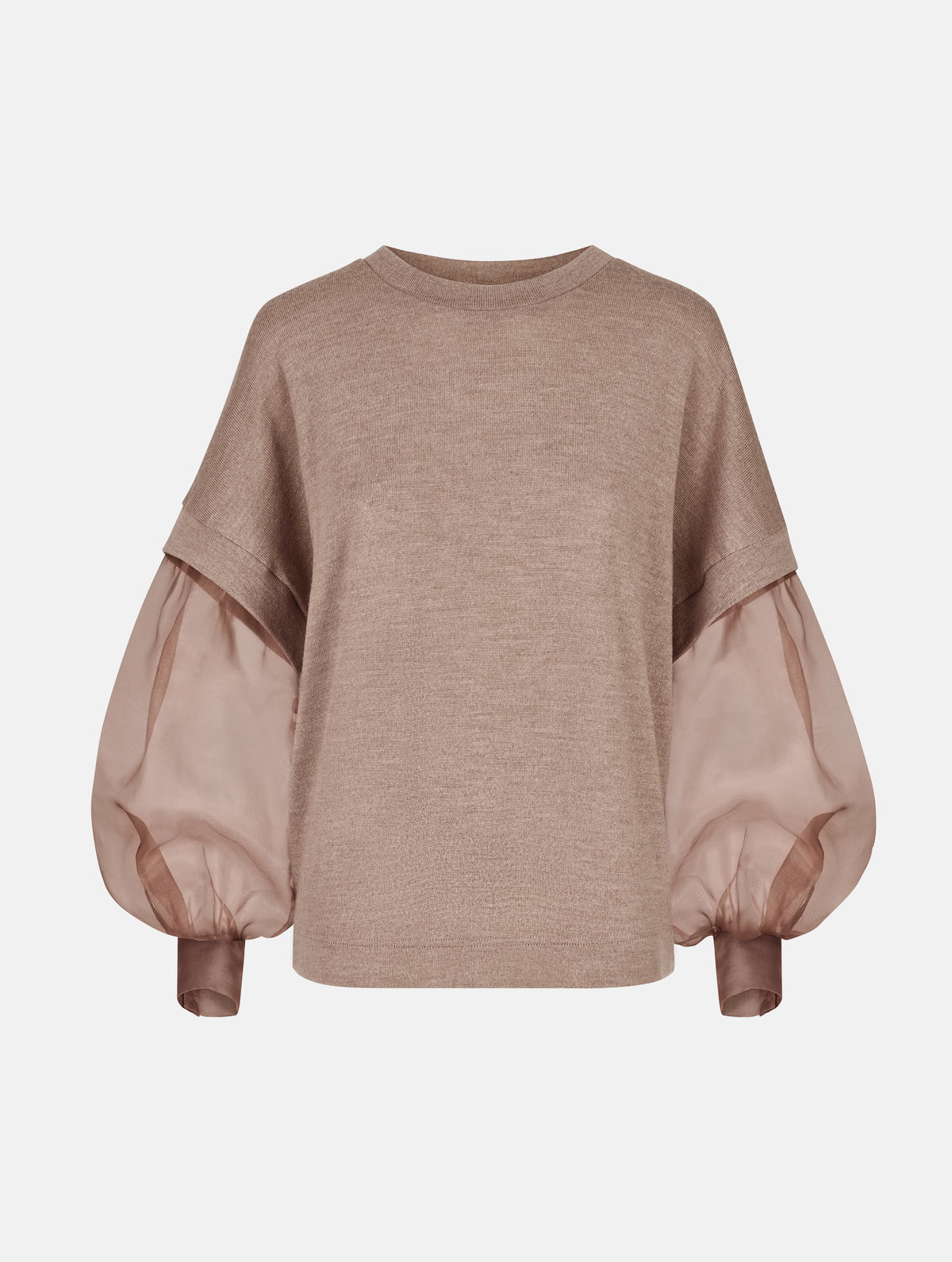 Locker geschnittener Rundauschnitt Pullover mit angesetzten weiten Bischofsärmeln aus feinem Organza mit Hemdmanschetten und Knöpfen. Dieses Modell ist Teil unserer REBORN-Linie und steht für unsere "Zero-Waste-Politik", da mit Stoff aus Altbestand gefertigt.