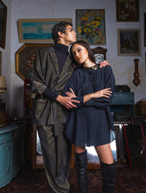 Weich fallende Samthose Heike gestreift mit eingearbeiteten Lurexfäden von Helene Galwas