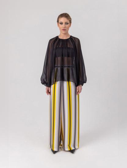 Weite Bluse mit Rundhalsausschnitt, Falten auf der Vorder- und Rückseite und Raglan-Dichterärmeln.    Dieses Modell ist Teil unserer REBORN-Kollektion und steht für unsere &quot;Zero-Waste-Politik&quot;.  