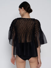 Handgefertigte Seidenbluse mit weiten Raglanärmeln und gesmokten Details