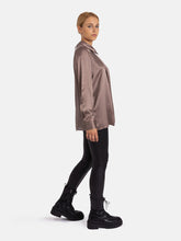 Langärmelige Seidenbluse Helga aus 100% italienischer Satinseide und Seidenbatist von Helene Galwas