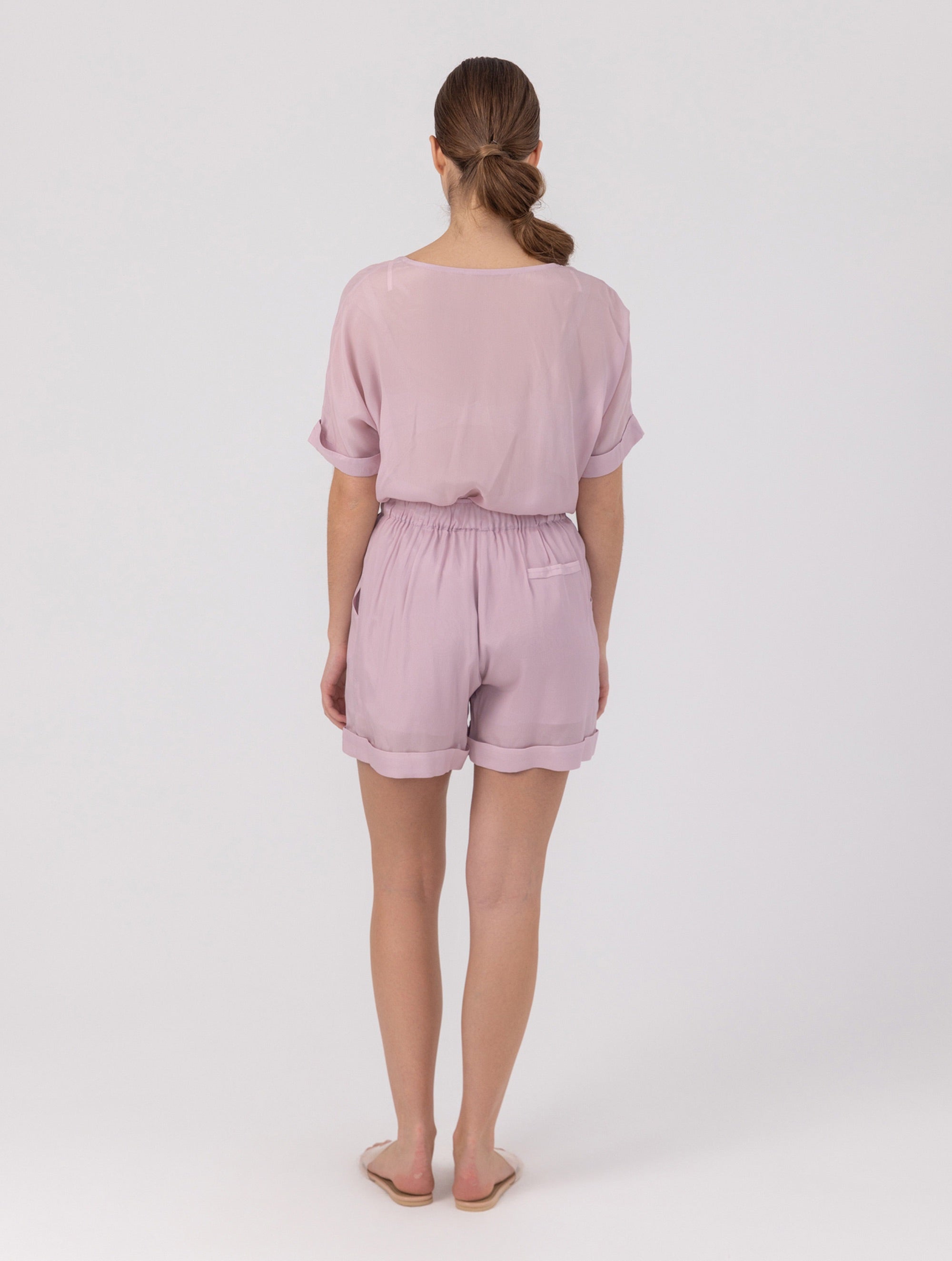 Locker geschnittene Shorts aus einer luxuriösen Mischung aus Seide und Elastan.